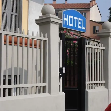 布伦塔米兰酒店 酒店