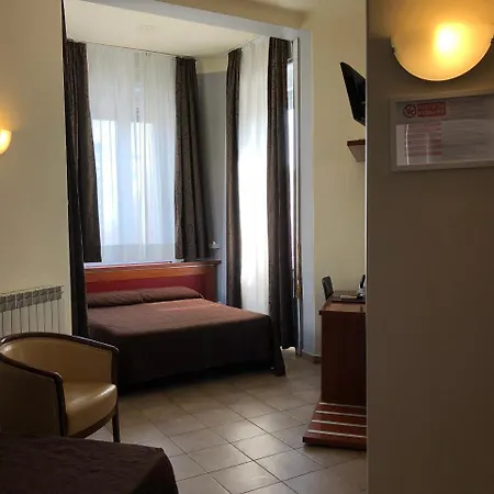 布伦塔米兰酒店 2*